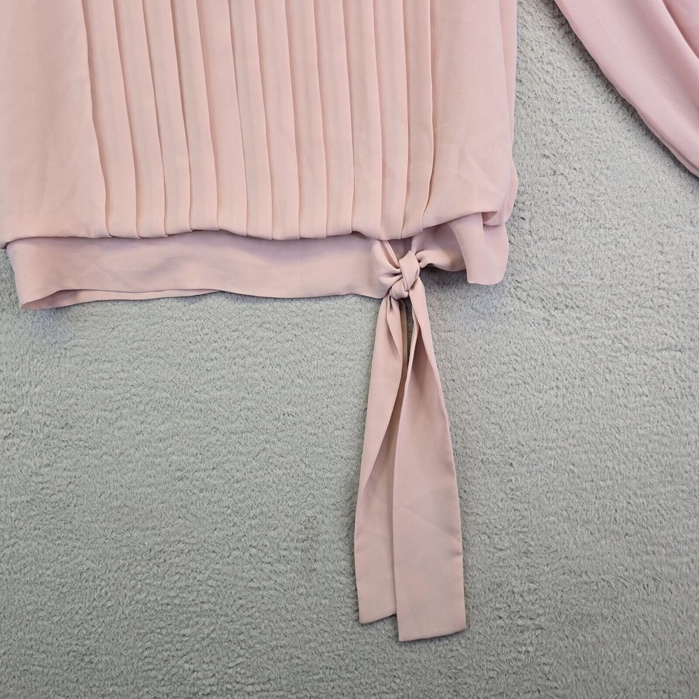 Elegant Pink Blouse with Lace Detail - Picture 12 of 16